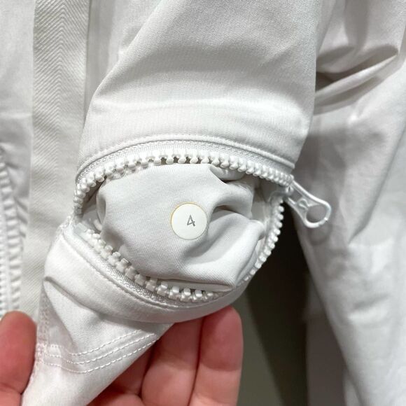 Lululemon Seek the Peak White Jacket - Size: 4 - Picture 6 of 16